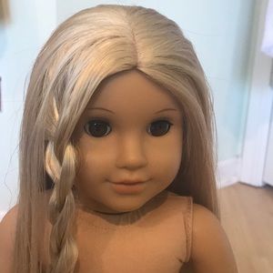 AMERICAN GIRL DOLL JULIE